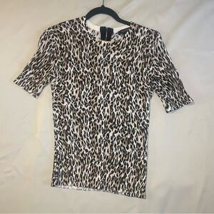 White House Black Market Leopard Print Knit Top XS Short Sleeve Zip Back